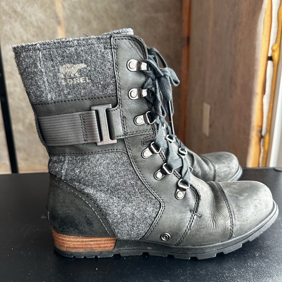 Sorel Major Carly Zip Lace Boot Womens size 8.5 black & Grey - Picture 3 of 11